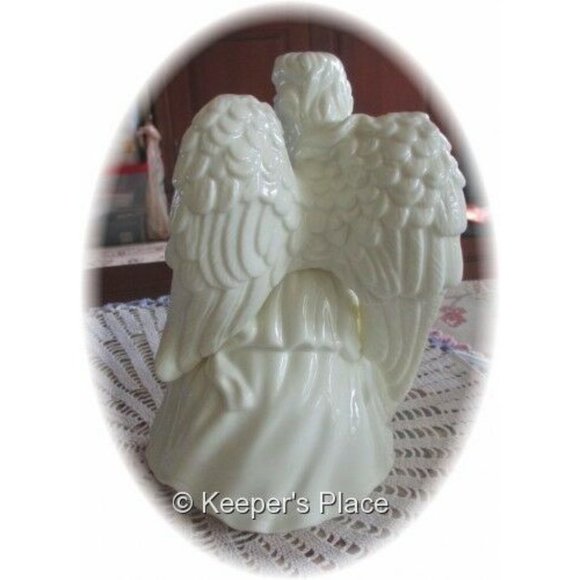 Madison & Max At Home Collection Musical Angel - Picture 6 of 6